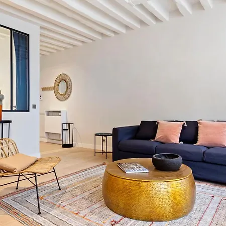 Modern 2-bed Apt In With Great Transportation Links