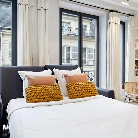 Modern 2-bed Apt In With Great Transportation Links *